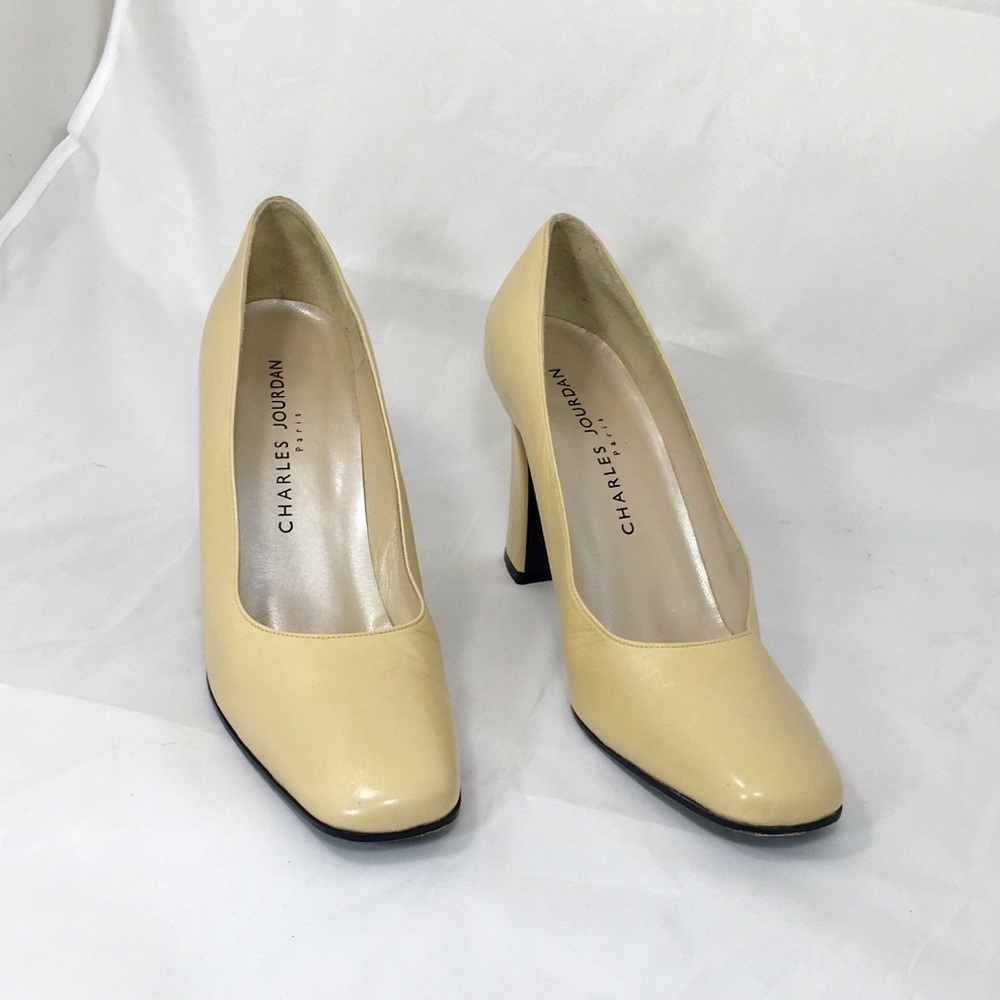 Charles Jourdan Leather Cream Heels Sz. 9